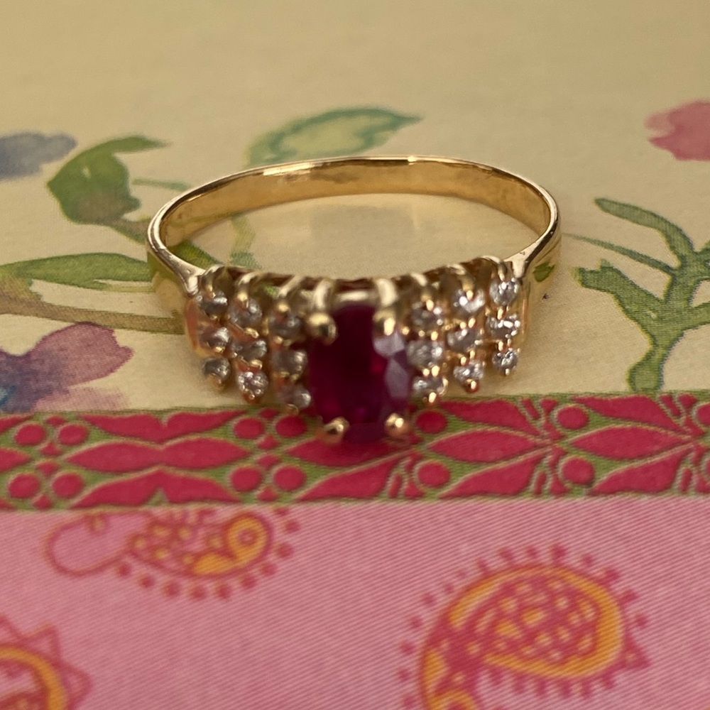 Luxurious Solid 14k Gold Oval Red Ruby 18 Diamond… - image 3